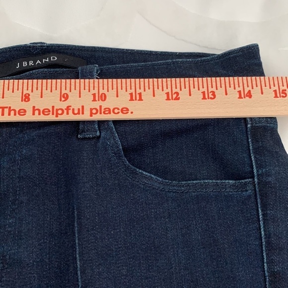 J Brand Women’s Dark Wash Jeans. Pleating down the front w/Cuffed Hem. Size 29 - Picture 8 of 11